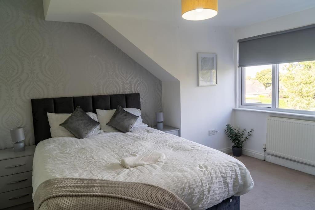 Spacious 15 Guest Home With 9 Beds In Shirley Solihull Kültér fotó